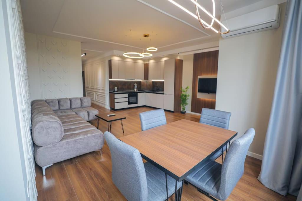 Miku Apartment-Upscale 2Bdr Apartment With A Spectacular View Tirana Exterior photo