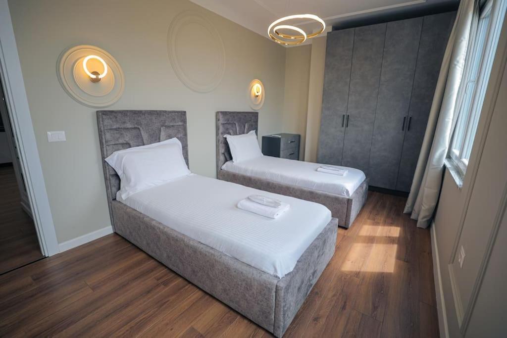 Miku Apartment-Upscale 2Bdr Apartment With A Spectacular View Tirana Exterior photo
