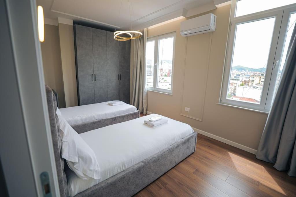 Miku Apartment-Upscale 2Bdr Apartment With A Spectacular View Tirana Exterior photo