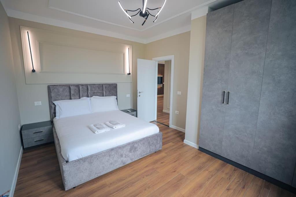 Miku Apartment-Upscale 2Bdr Apartment With A Spectacular View Tirana Exterior photo