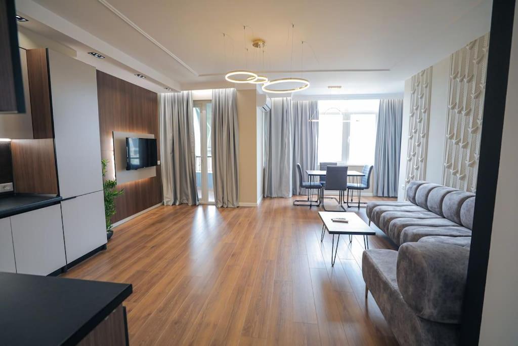 Miku Apartment-Upscale 2Bdr Apartment With A Spectacular View Tirana Exterior photo